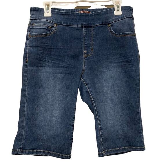 Makers Pull On Bermuda Shorts Mid Wash - Picture 1 of 8